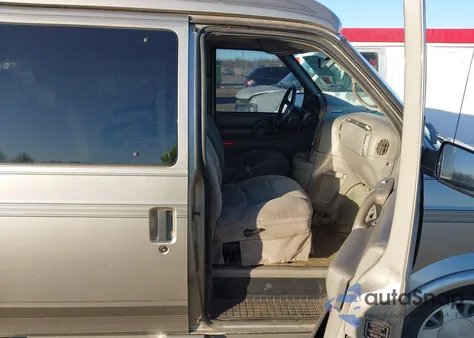 2001 GMC Safari Upfitter z USA, uszkodzony, nr VIN 1GDDM19W31B521640